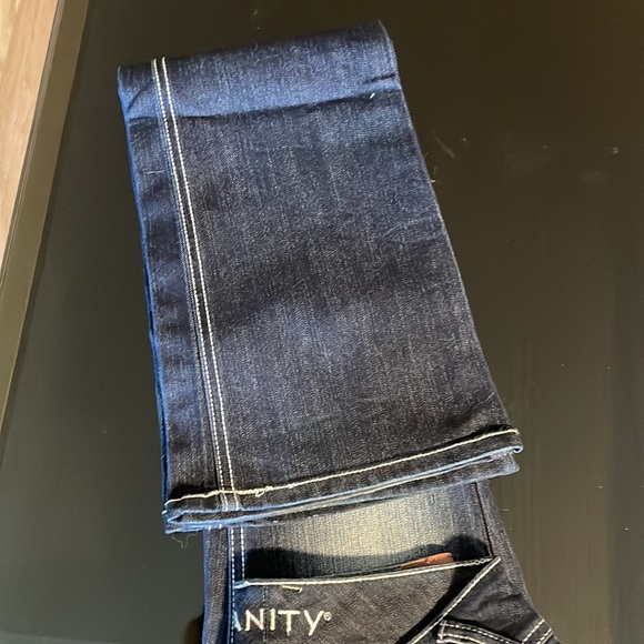 Women’s Jeans - Picture 4 of 5